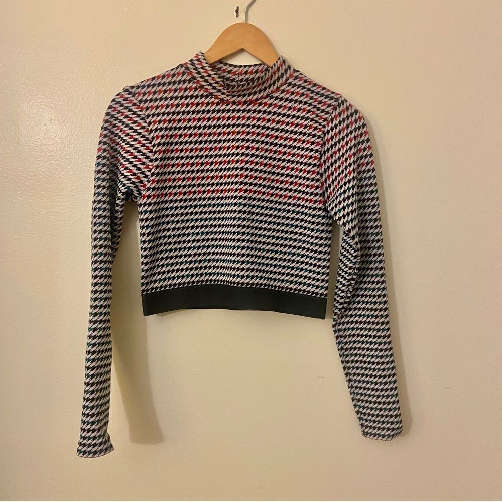 Fabletics Camryn houndstooth crop top size Medium - Picture 3 of 7